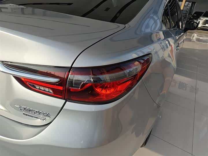 Фото 8 - Mazda Atenza