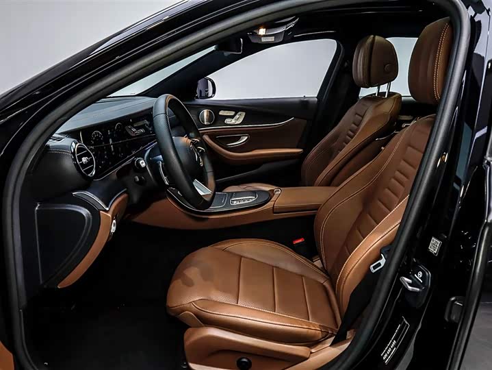 Фото 9 - Mercedes-Benz E-Class