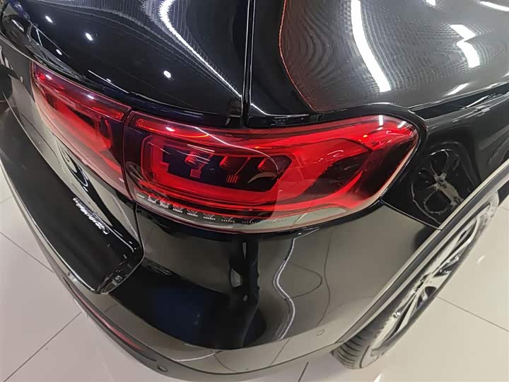 Фото 8 - Mercedes-Benz GLB-Class