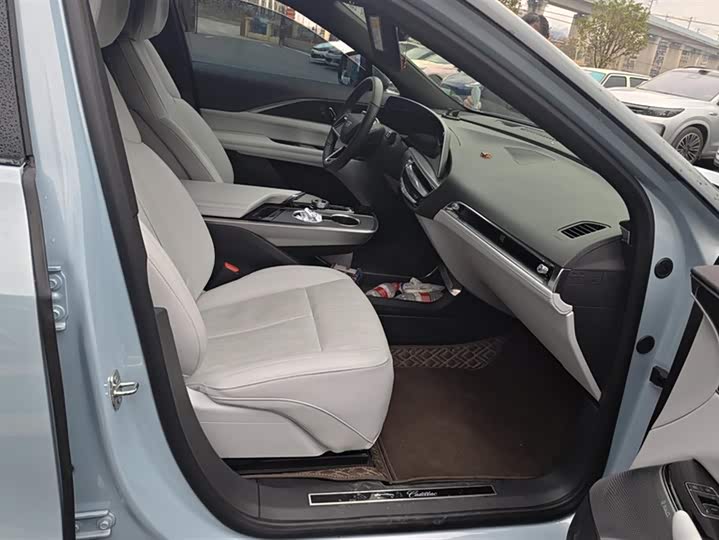 Фото 8 - Cadillac Lyriq