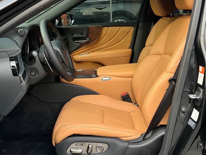 Фото 7 - Lexus LS