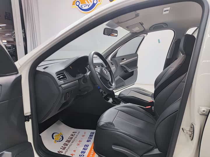 Фото 5 - Volkswagen Lavida