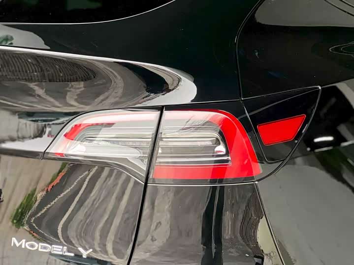 Фото 9 - Tesla Model Y