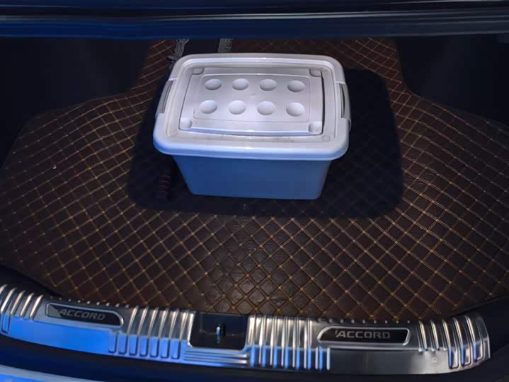 Фото 4 - Honda Accord