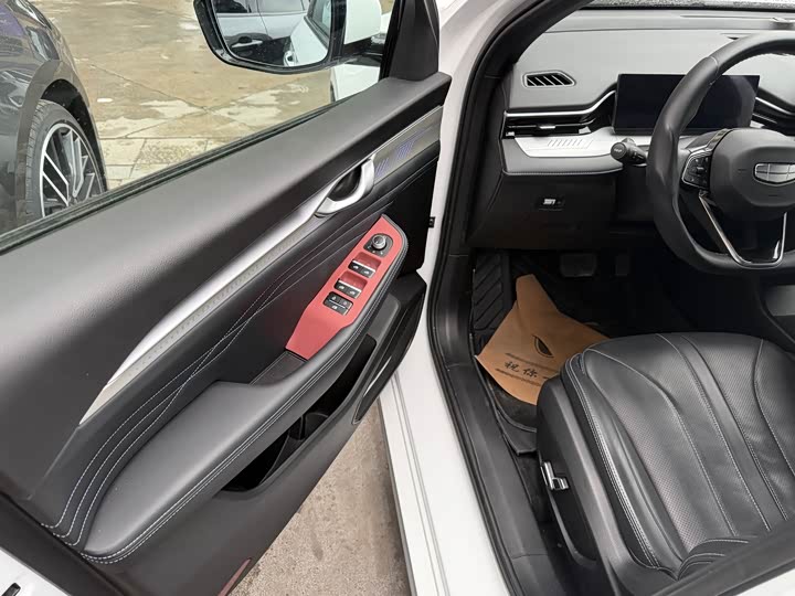 Фото 4 - Geely Preface