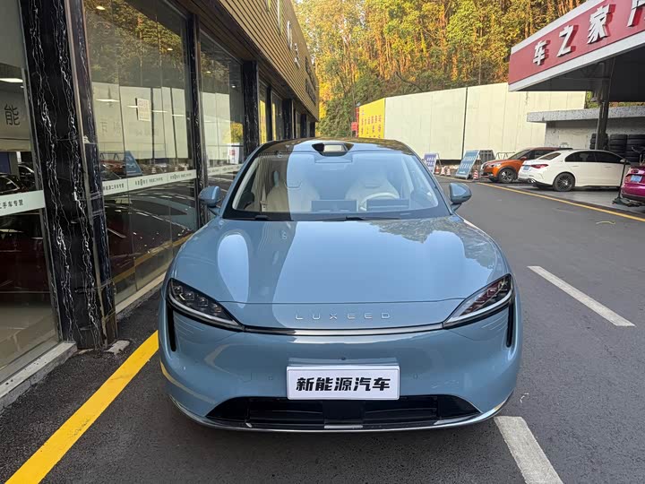 Фото 2 - Luxeed R7