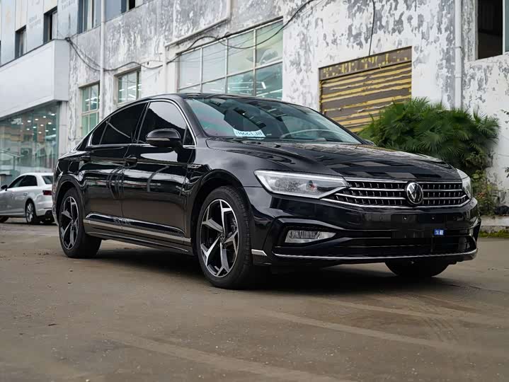 Фото 3 - Volkswagen Magotan