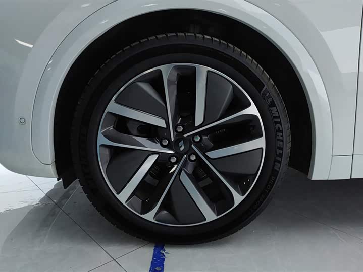 Фото 6 - LiXiang L7