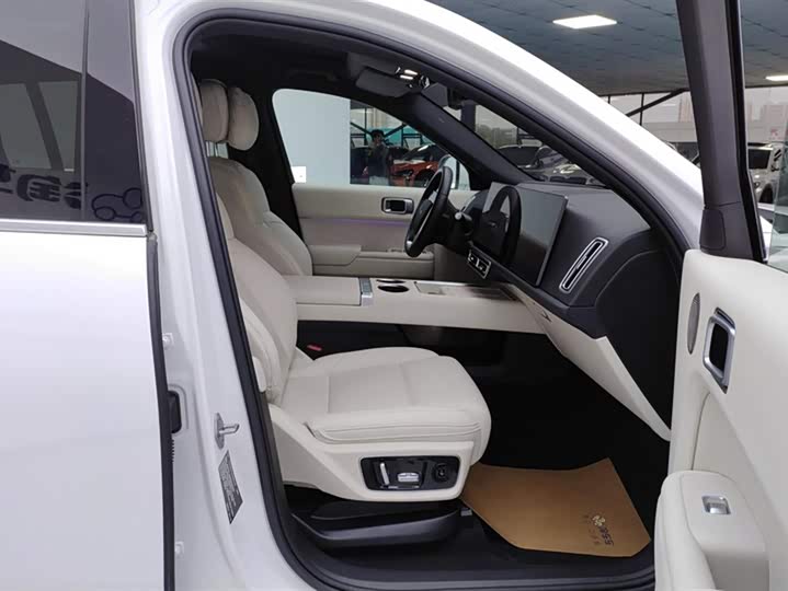 Фото 8 - LiXiang L7