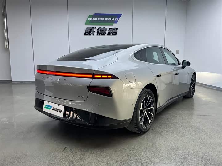 Фото 3 - XPeng P7