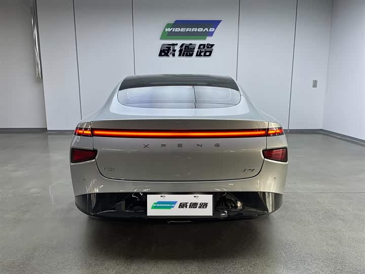 Фото 4 - XPeng P7