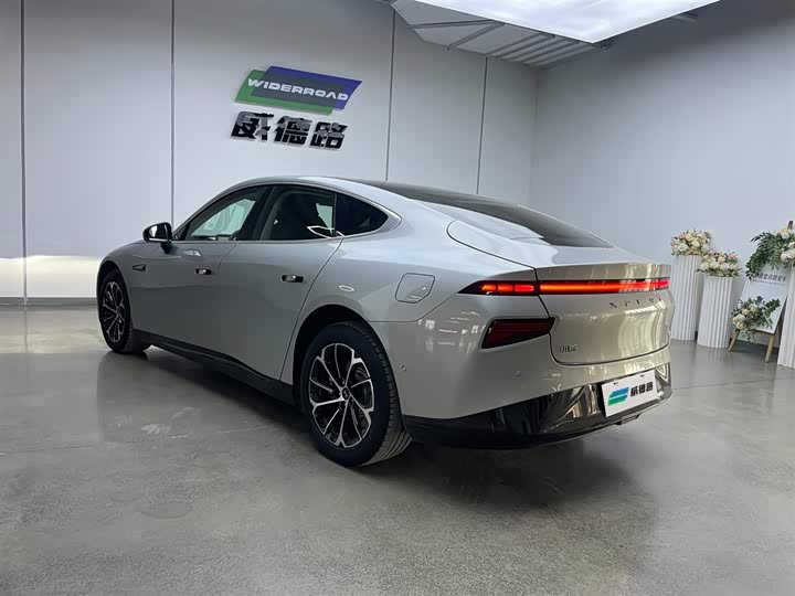 Фото 6 - XPeng P7