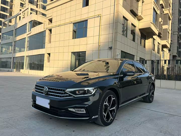 Фото 1 - Volkswagen Magotan