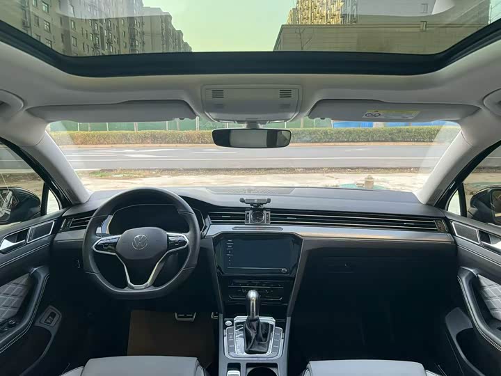 Фото 5 - Volkswagen Magotan