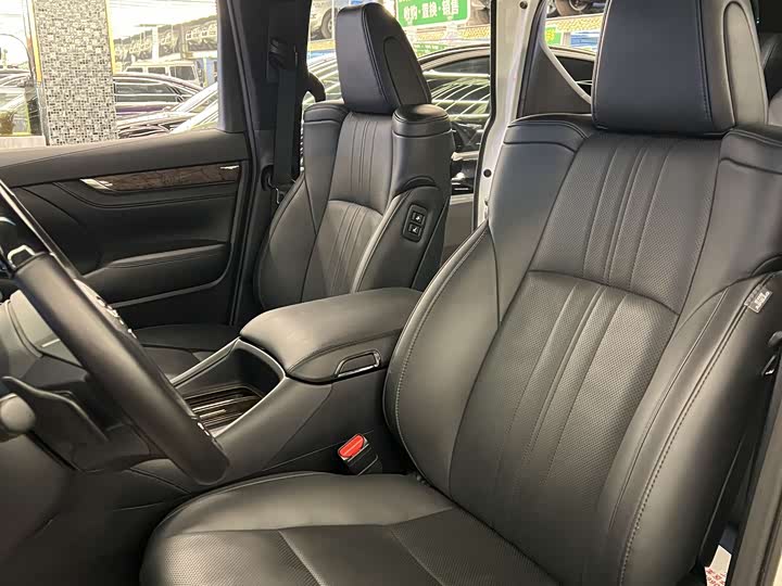 Фото 4 - Toyota Vellfire