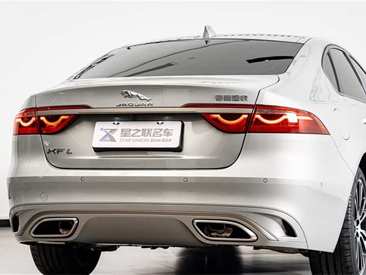Фото 8 - Jaguar XF L
