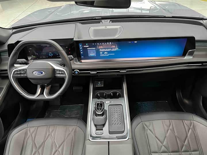 Фото 2 - Ford Edge