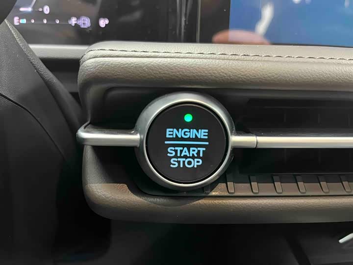 Фото 4 - Ford Edge