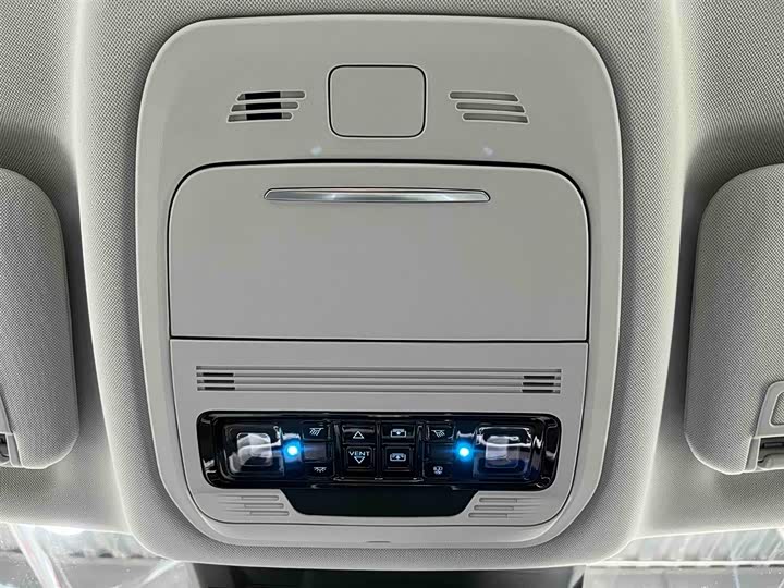 Фото 8 - Ford Edge