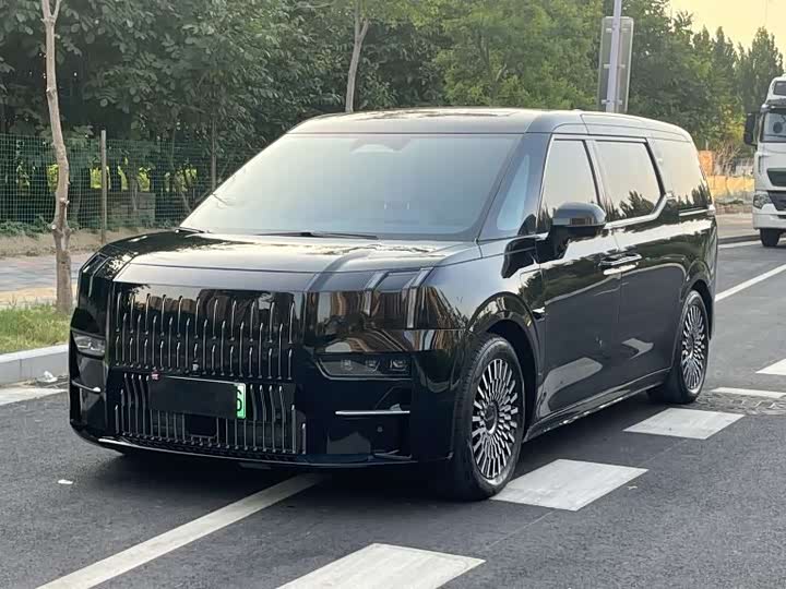 Фото 2 - Zeekr 009