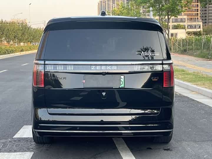 Фото 8 - Zeekr 009
