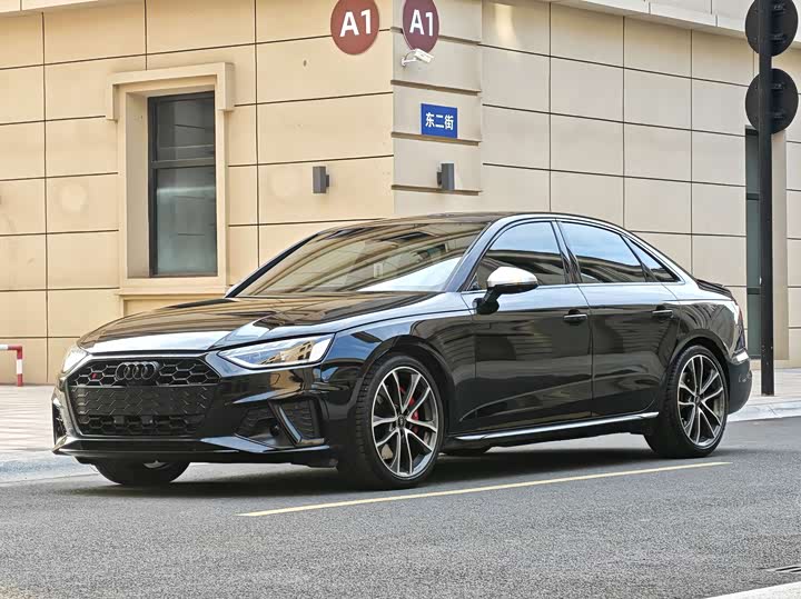 Фото 3 - Audi S4