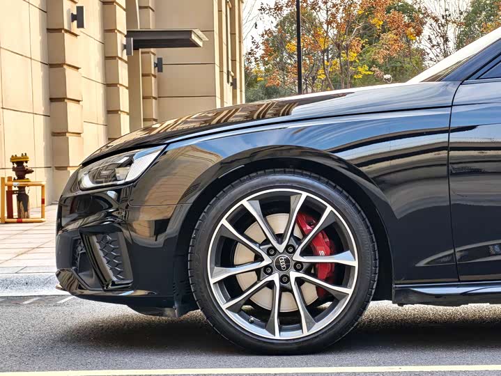 Фото 5 - Audi S4