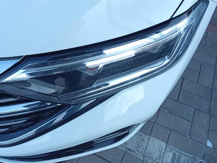 Фото 5 - Volkswagen Sagitar L