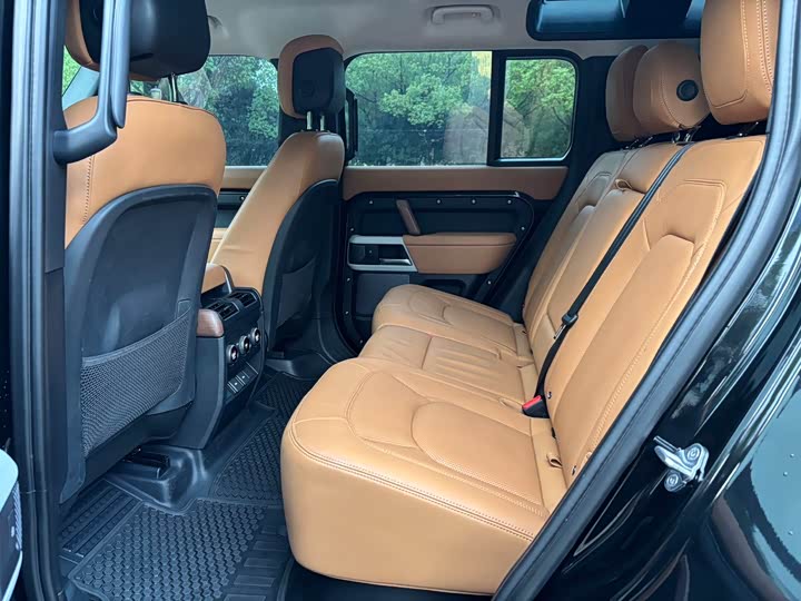 Фото 9 - Land Rover Defender