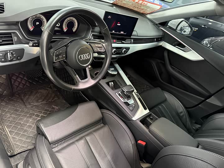 Фото 4 - Audi A4L