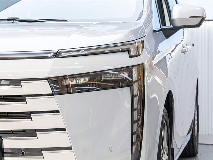 Фото 6 - GAC Trumpchi E8