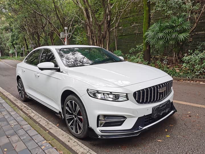 Фото 3 - Geely Preface