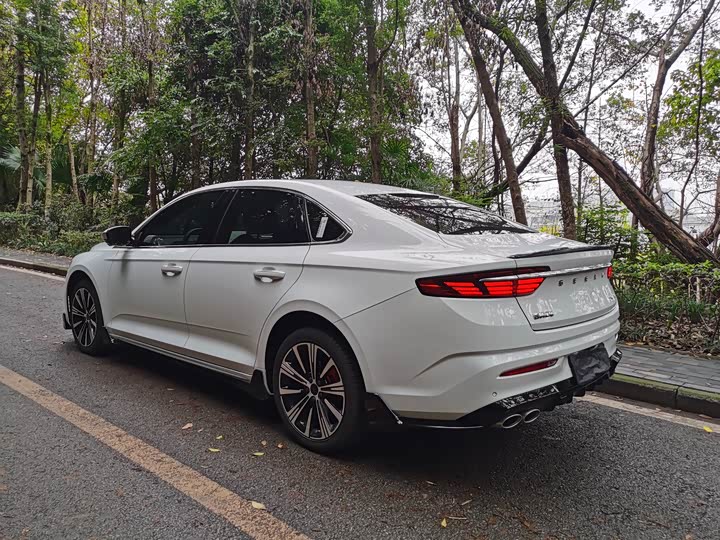 Фото 6 - Geely Preface