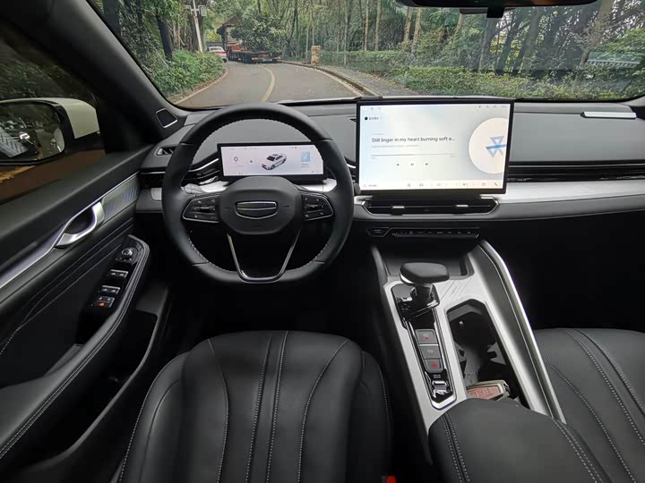 Фото 9 - Geely Preface