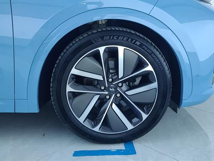 Фото 6 - LiXiang L7