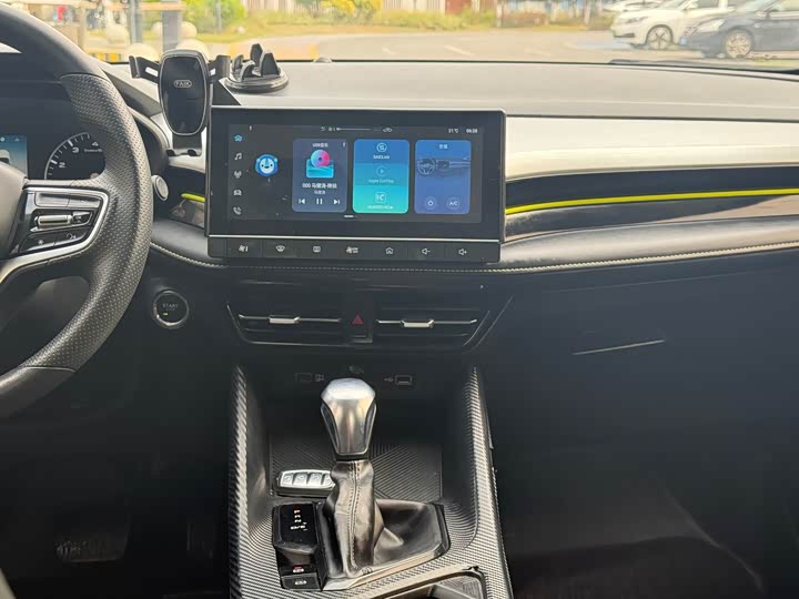 Фото 7 - Roewe i5