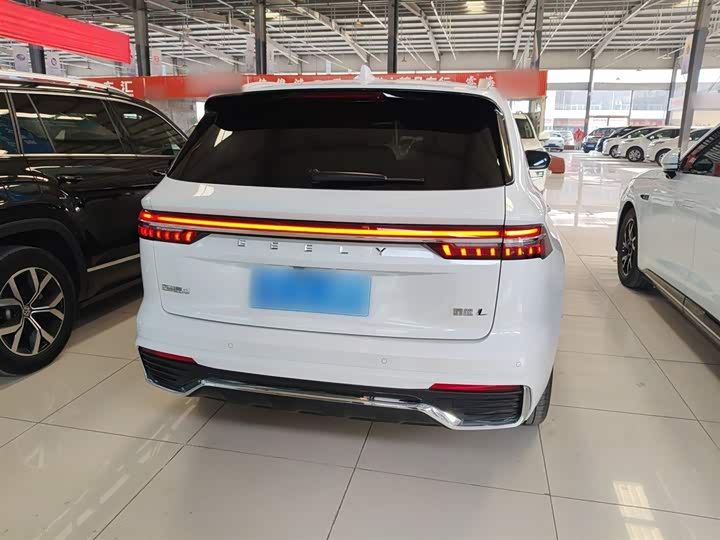 Фото 6 - Geely Monjaro