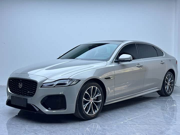 Фото 1 - Jaguar XF L