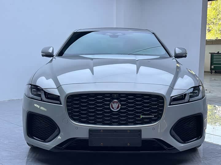 Фото 2 - Jaguar XF L