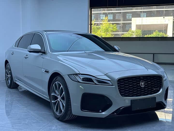 Фото 3 - Jaguar XF L