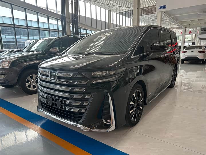 Фото 1 - Toyota Vellfire