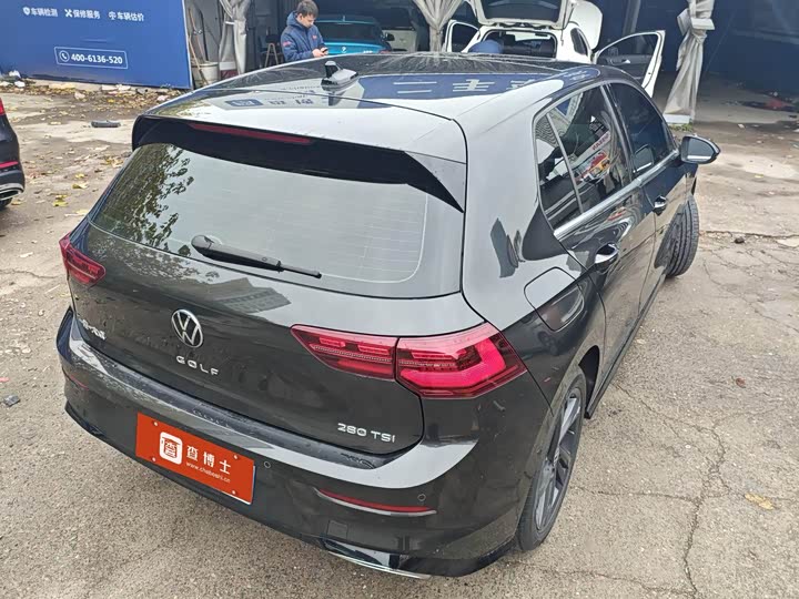 Фото 3 - Volkswagen Golf