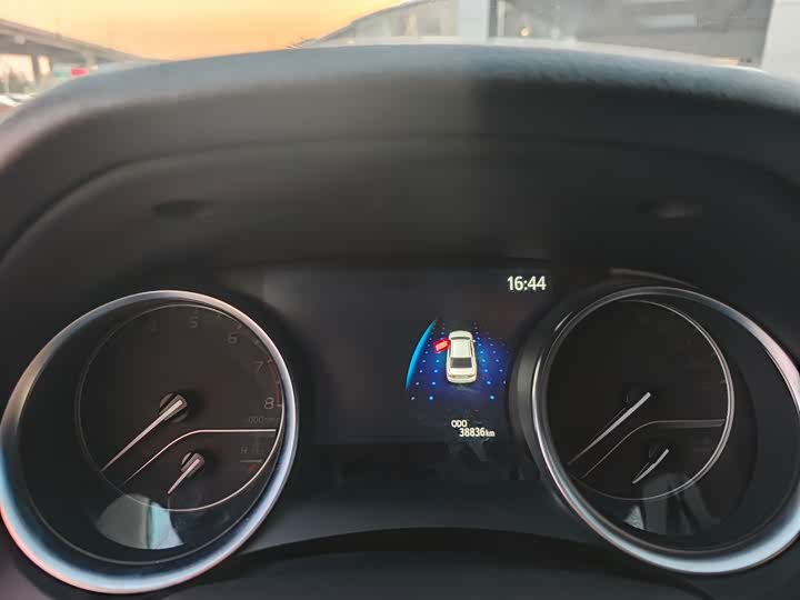 Фото 4 - Toyota Camry