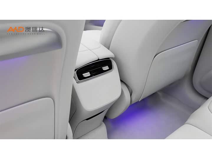 Фото 9 - Mercedes-Benz EQE SUV