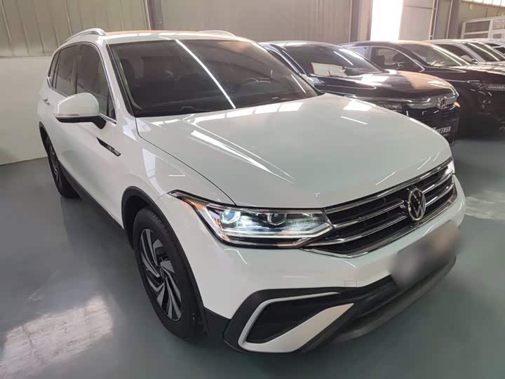 Фото 4 - Volkswagen Tiguan L Pro