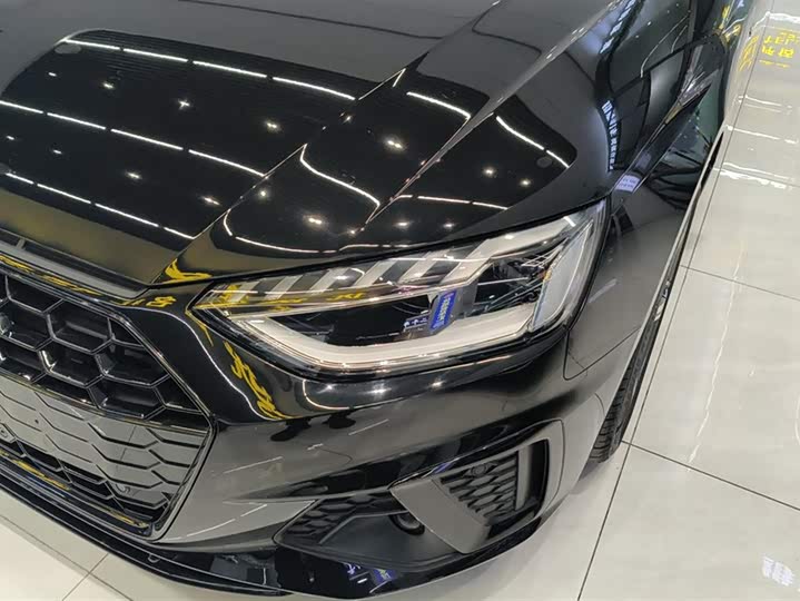 Фото 5 - Audi A4L