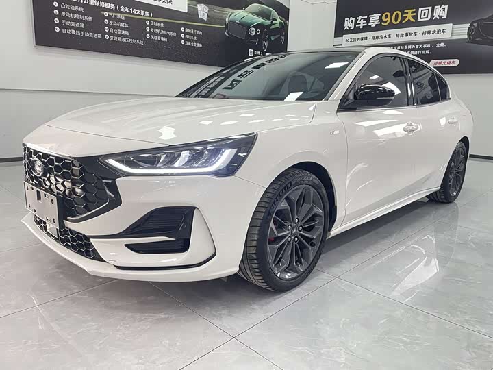 Фото 1 - Ford Focus