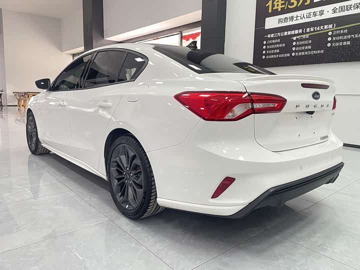 Фото 7 - Ford Focus