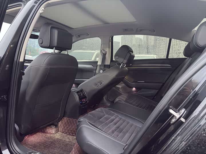 Фото 5 - Volkswagen Magotan