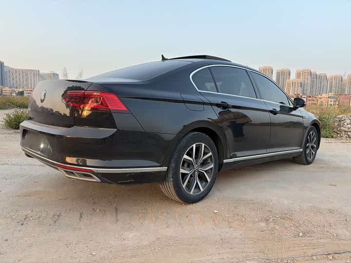 Фото 7 - Volkswagen Magotan